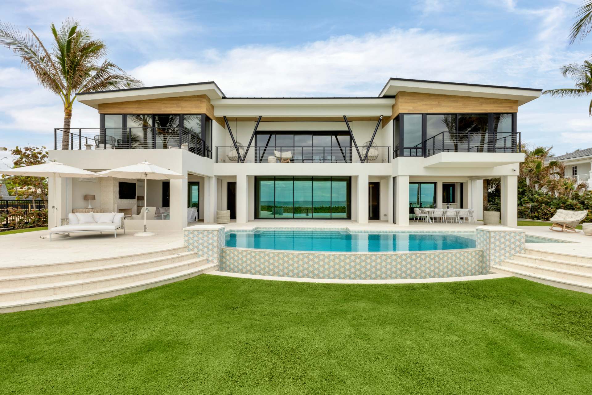 SEASIDE SERENITY